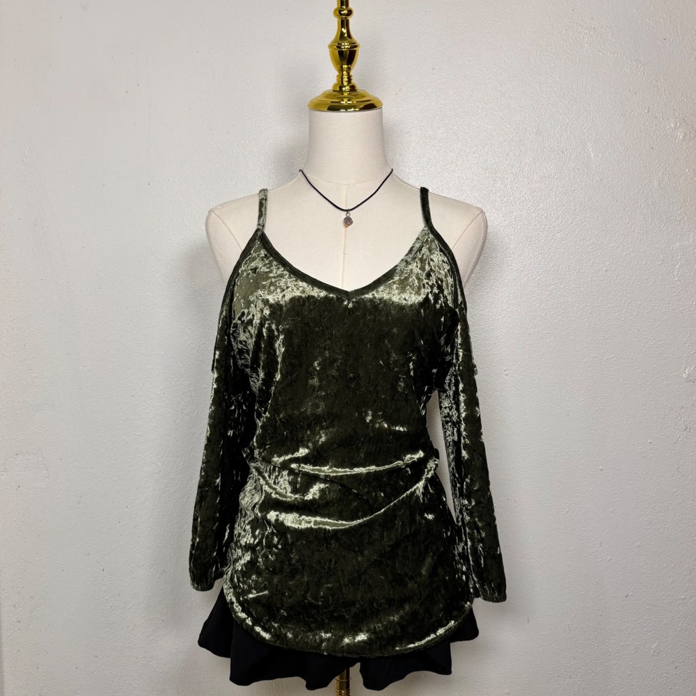 marianne forest green velvet blouse grunge goth fairy whimsigoth y2k cottagecore